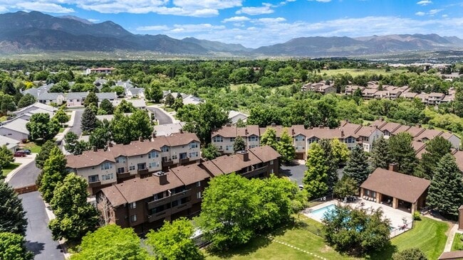 Building Photo - 1025 Moorings Dr