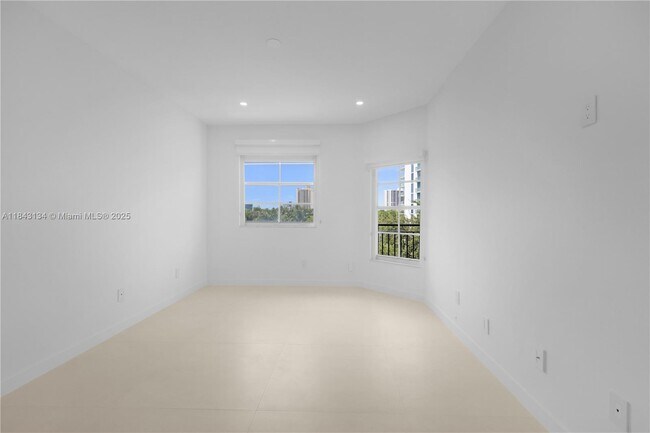 Building Photo - 3215 NE 184th St