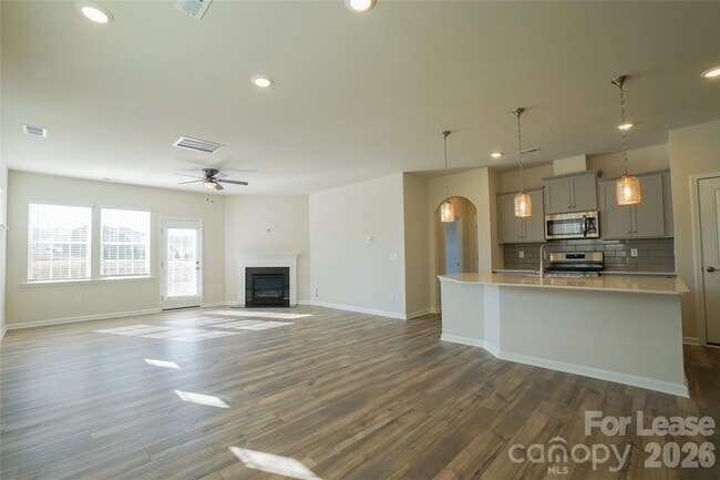 Building Photo - 1406 Caracara Ct