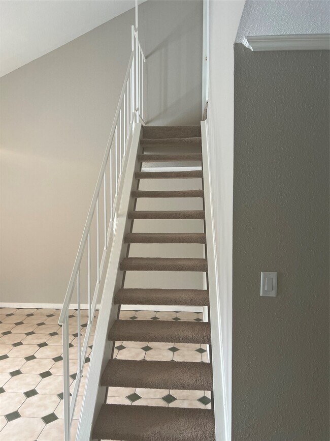 Building Photo - 10811 Richmond Ave.