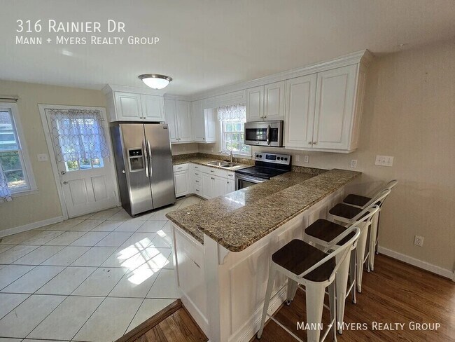 Building Photo - 316 Rainier Dr