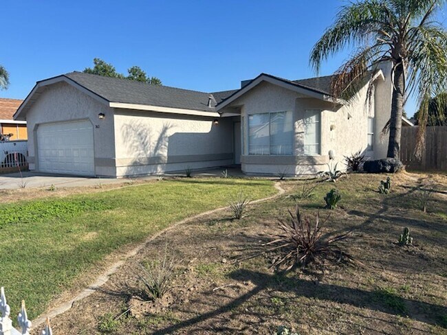 Building Photo - Newly Remodeled