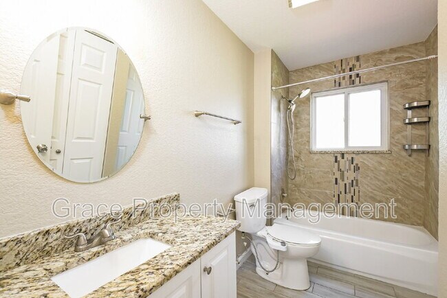 Building Photo - 1557 S Salida Way