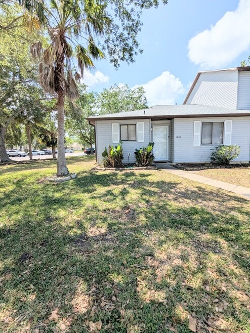 Building Photo - 1206 Deer Springs Rd