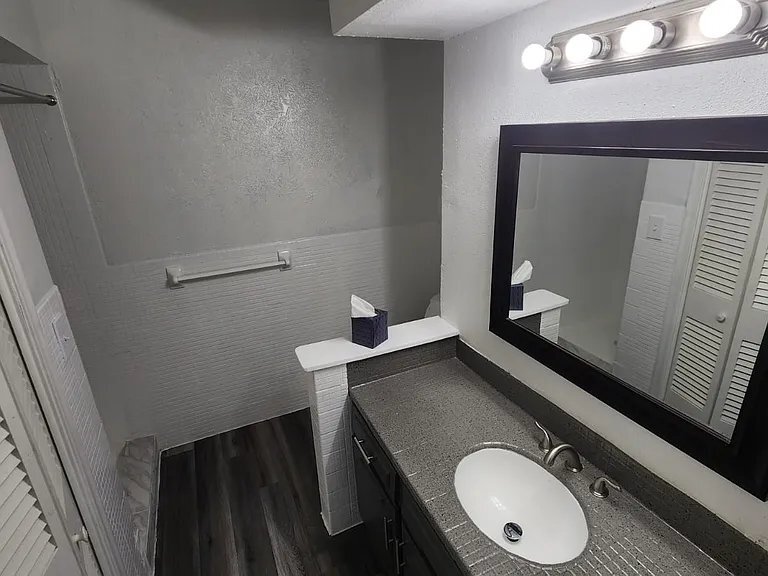 Building Photo - 2508 Ridgmar Blvd