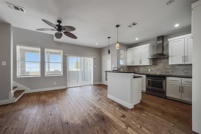 Building Photo - 2507 Bay Oaks Harbor Dr