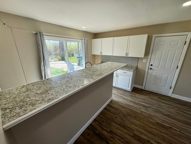 Building Photo - 4054 Larkspur Dr