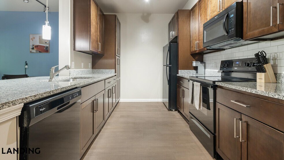 Building Photo - 8100 Palisades Cir