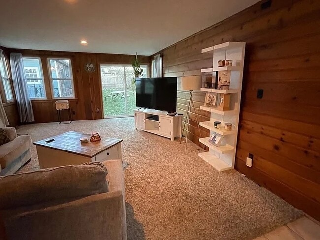 Building Photo - 926 N 12th St