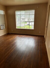 Building Photo - 1126 Bailey Ave