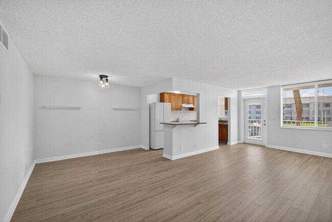 Building Photo - 104 Paradise Harbour Blvd