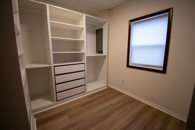 Building Photo - 1117 N Washington Ave