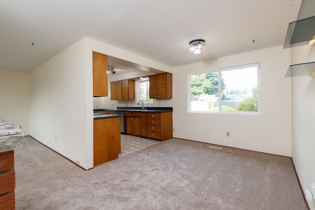 Building Photo - Covington Rambler