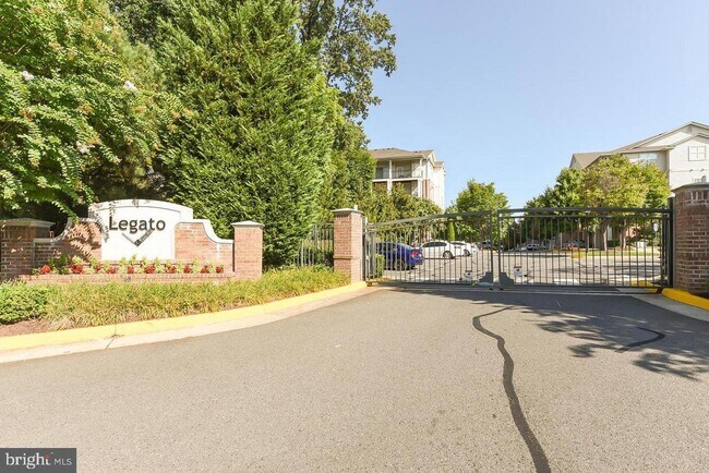 Building Photo - 12140 Garden Grove Cir