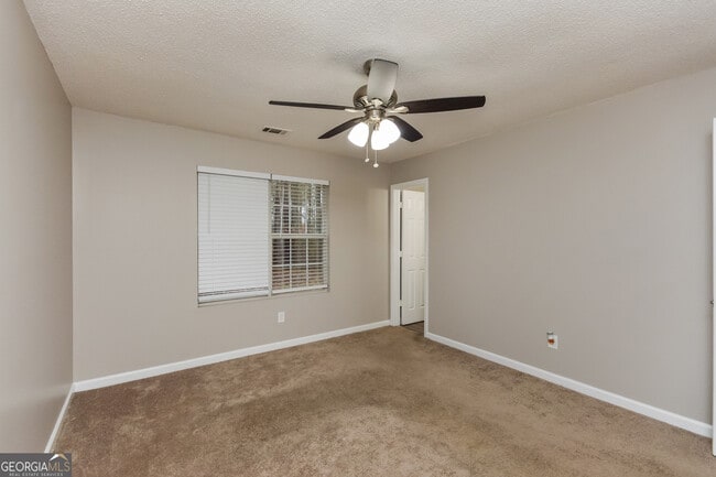 Building Photo - 117 Star Lake Dr