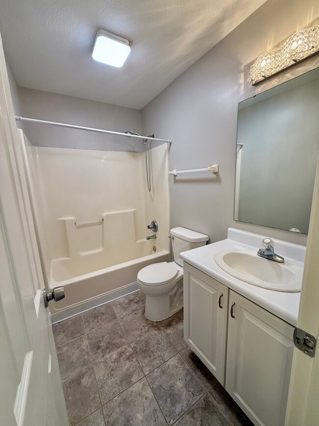 Building Photo - 6065 Woodmill Dr