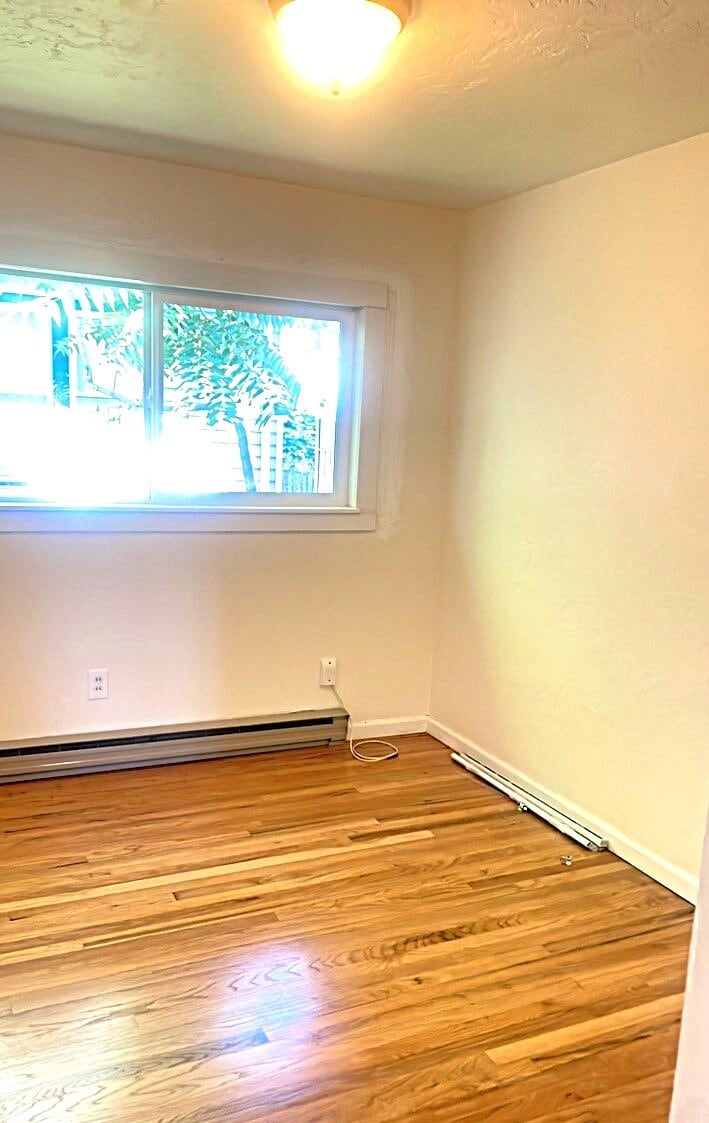 Building Photo - 833 SE 80th Ave