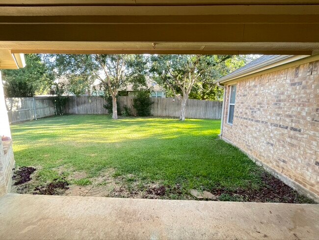Building Photo - 5908 Parkplace Dr