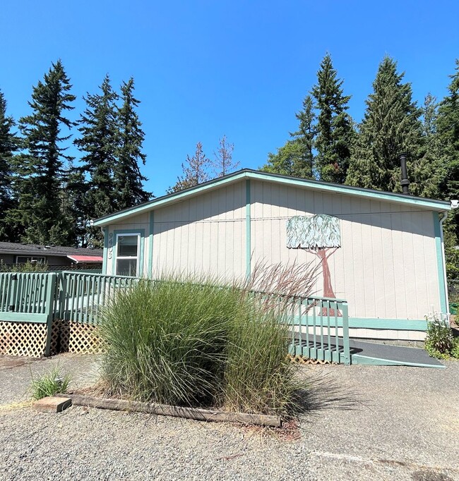 Building Photo - Spacious 3 bedroom 2 Bath In Forest Vista ...