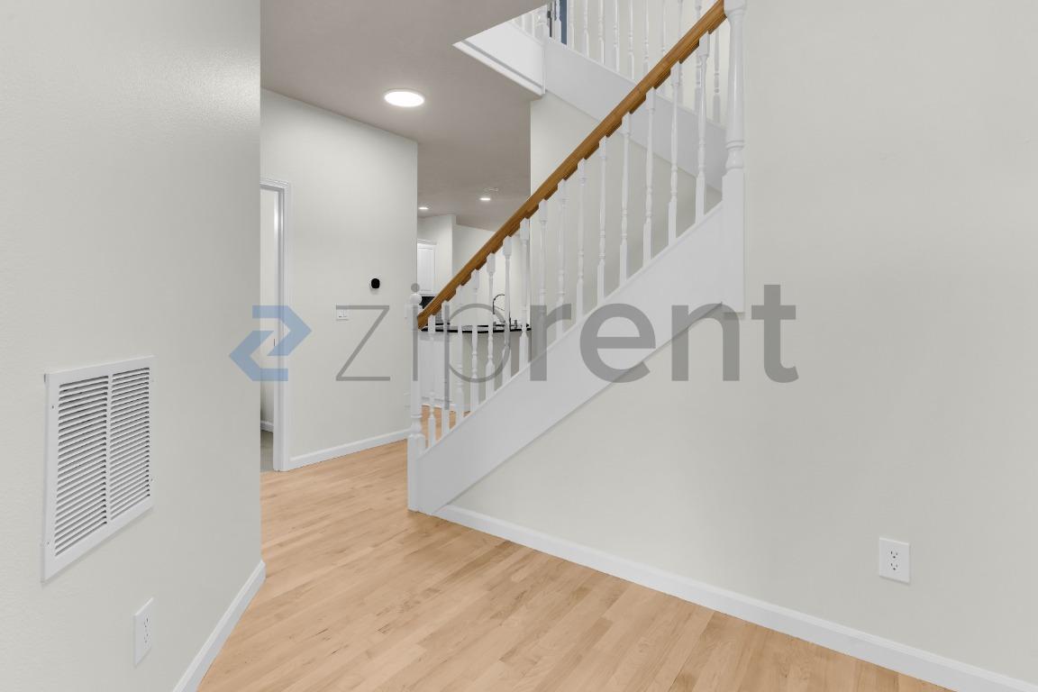 Building Photo - 3785 Wild Rose Loop