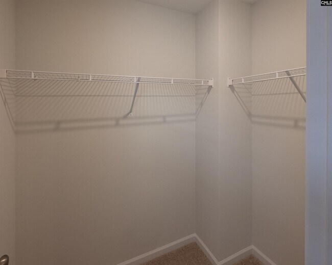 Building Photo - 572 Whippoorwill Dr