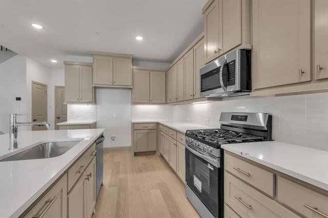 Building Photo - 8894 Scarp Hl Ln