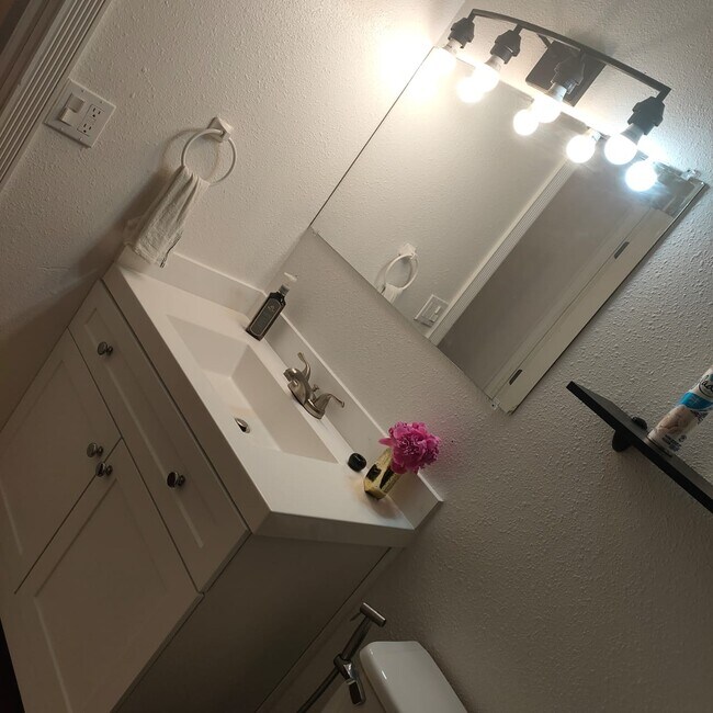 Building Photo - 507 Copperbush Ct