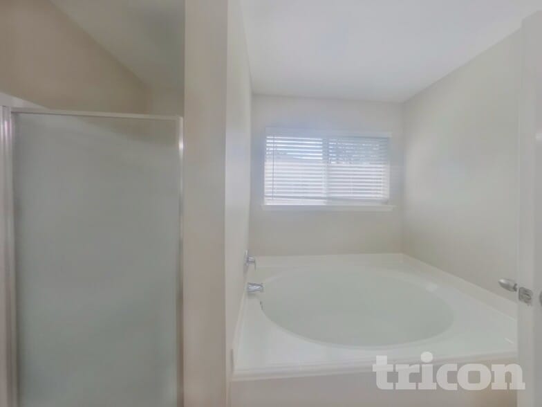 Building Photo - 17023 Morning Star Ave