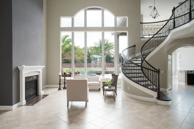 Building Photo - Executive Gated Pool Home Located in Winde...