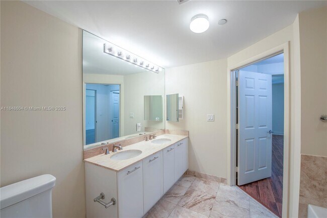 Building Photo - 510 NW 84th Ave