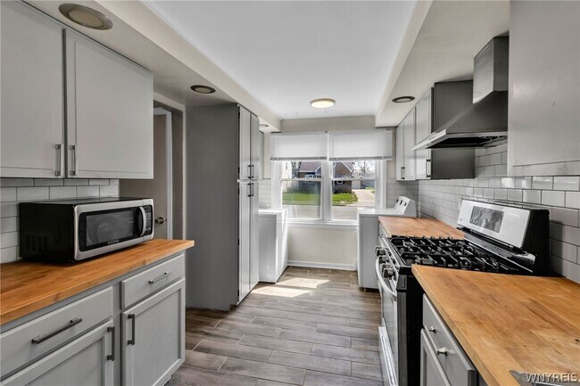 Building Photo - 4098 Bailey Ave