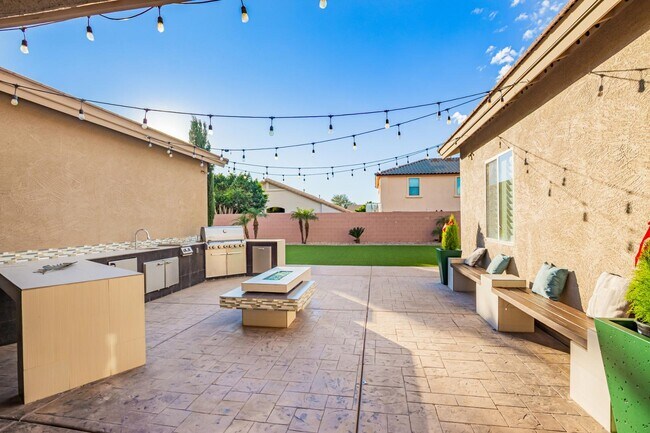 Building Photo - 27414 N 22nd Ln