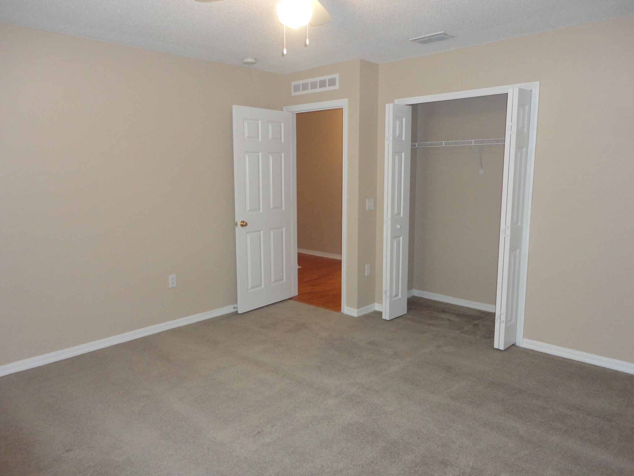 Building Photo - 1019 Brenton Leaf Dr