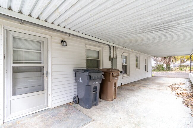 Building Photo - 6520 Jackie Ln