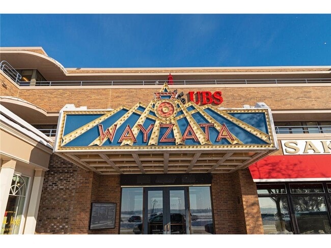 Building Photo - 1042 E Circle Dr