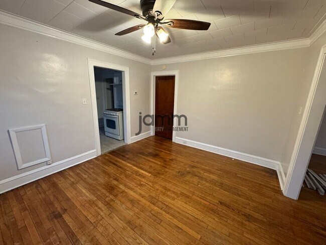 Building Photo - 12611 Franklin Blvd