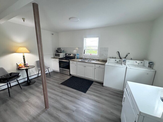 Building Photo - The Lodge on Benham - Rooms for Rent