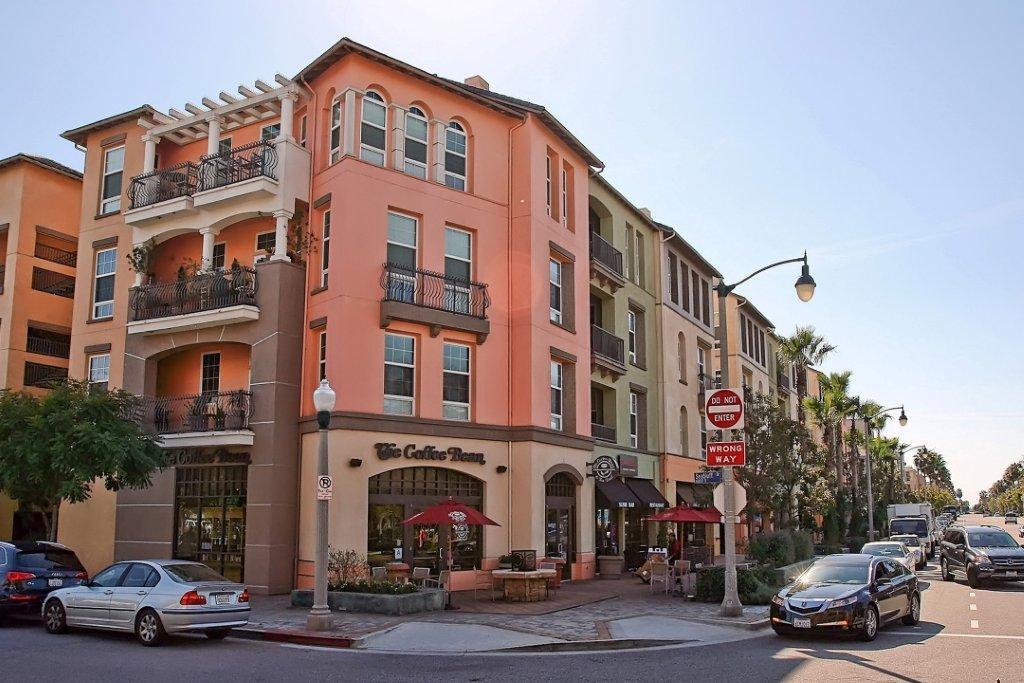 Building Photo - 5350 Playa Vista Dr