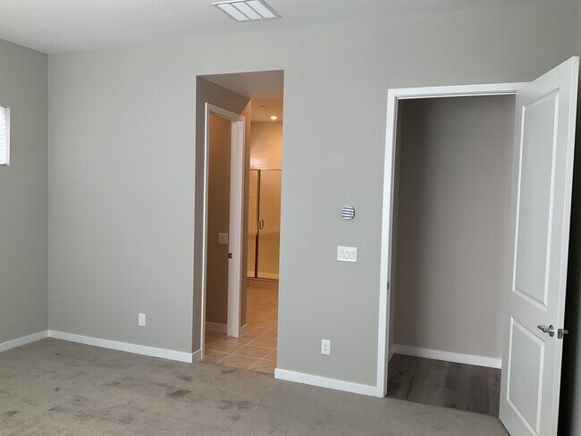 Building Photo - 598 Sandpiper Run Ln