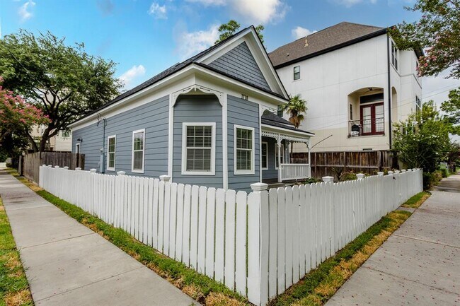 Building Photo - 1718 Shearn St