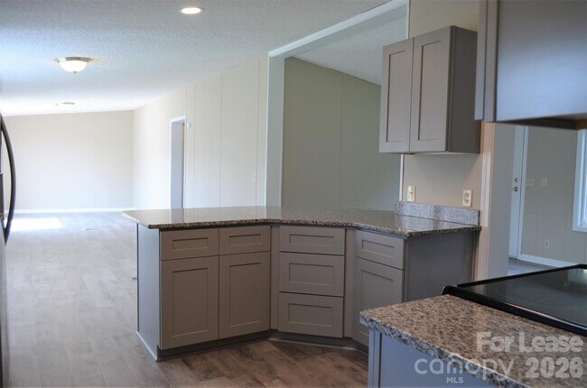 Building Photo - 7167 Long Island Rd