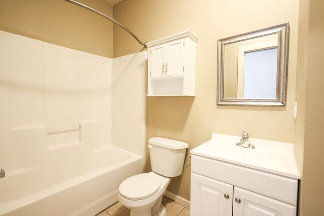 Building Photo - 414 E Harrison St