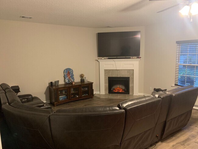 Building Photo - Coming Soon!!