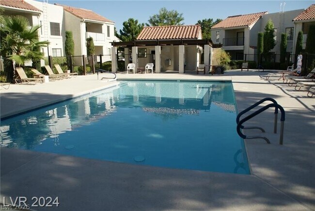 Building Photo - 4805 Nara Vista Way