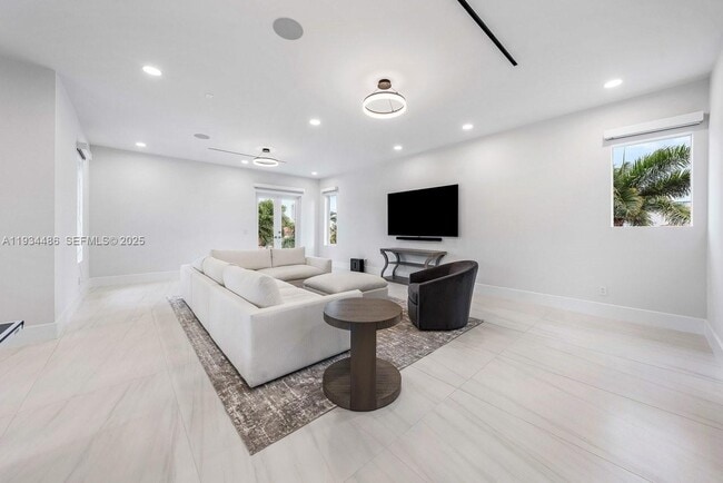 Building Photo - 3912 Island Estates Dr