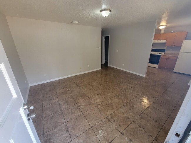 Building Photo - 1611 Miller Ave