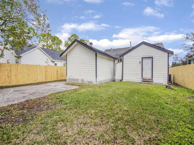 Building Photo - 5108 Clay St