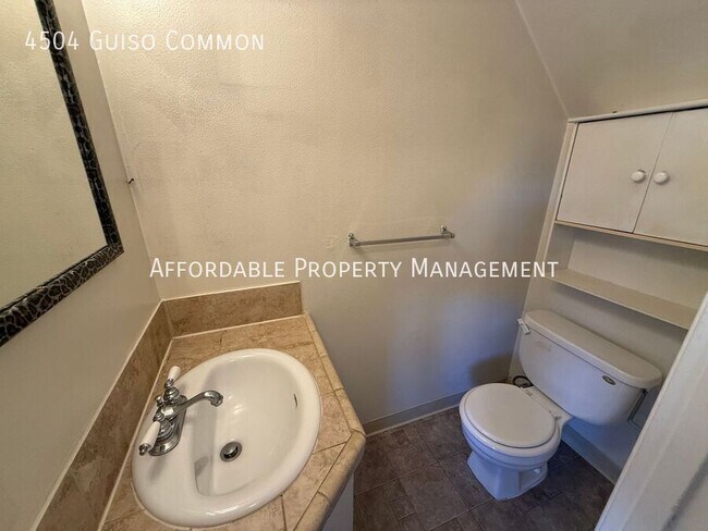Building Photo - 4504 Guiso Common