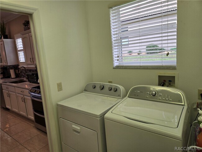 Building Photo - 1257 W Skyview Crossing Dr
