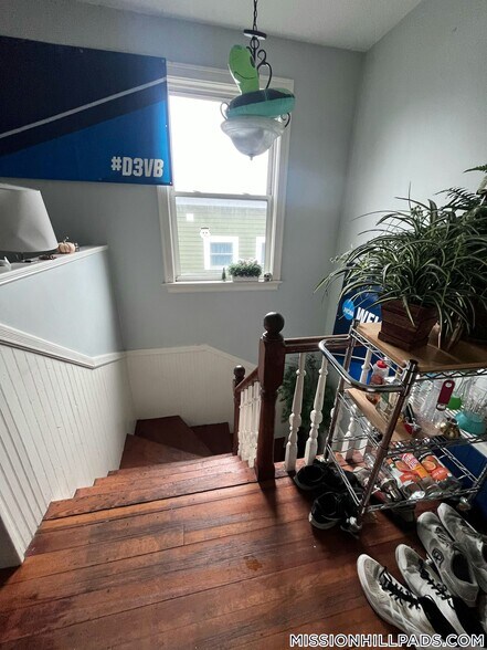 Building Photo - 731 Parker St